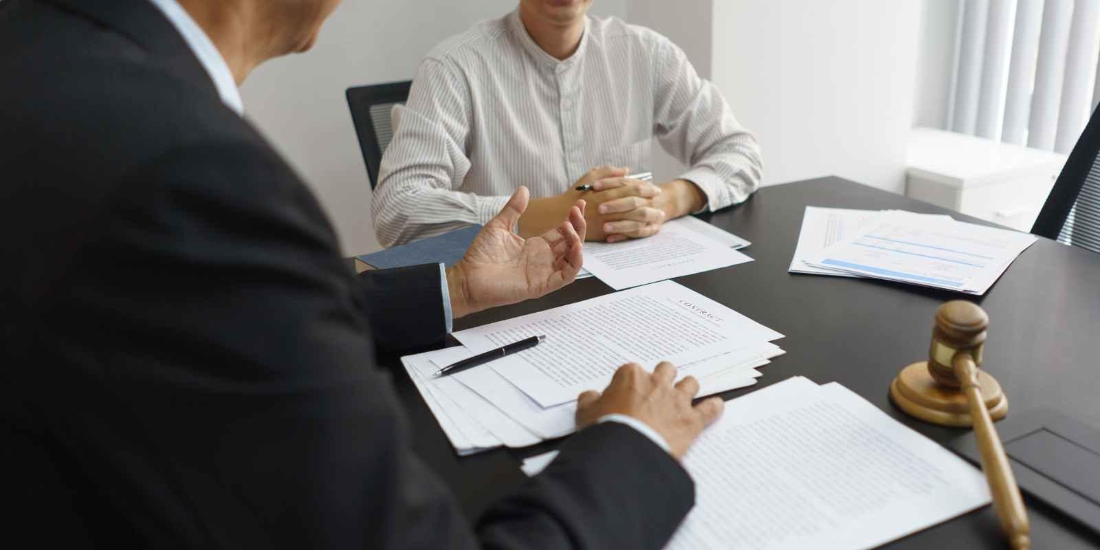 La necesidad de asesoría legal en la compra de propiedades en USA