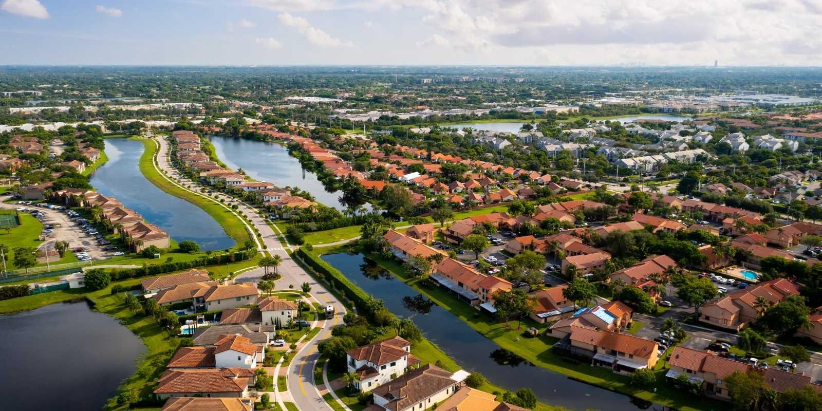 Pembroke Pines, el tesoro escondido de Florida: Tu guía confiable para invertir en un paraíso en auge